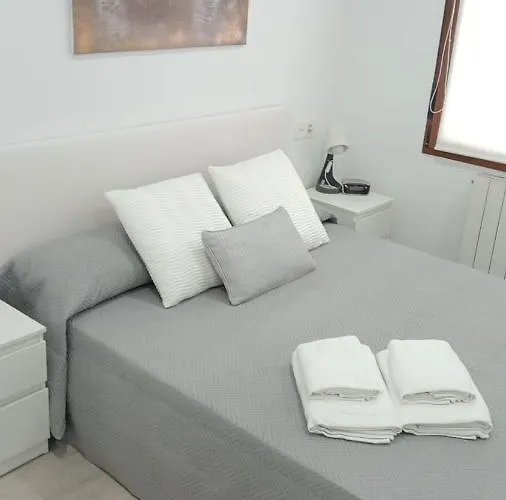 A 300 M De La Playa, Se Alquila Por Quincenas Vut4298as * Gijón