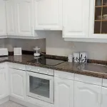 A 300 M De La Playa, Se Alquila Por Quincenas Vut4298as Apartamento