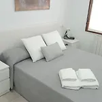 A 300 M De La Playa, Se Alquila Por Quincenas Vut4298as * Gijón