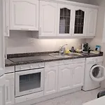 Apartamento A 300 M De La Playa, Se Alquila Por Quincenas Vut4298as *
