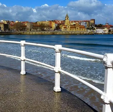 A 300 M De La Playa, Se Alquila Por Quincenas Vut4298as Gijón