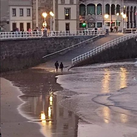 A 300 M De La Playa, Se Alquila Por Quincenas Vut4298as * Gijón