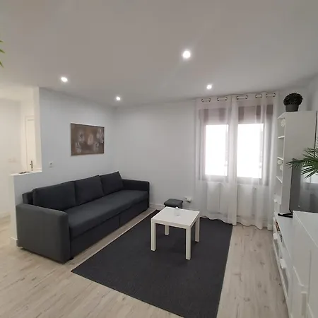 A 300 M De La Playa, Se Alquila Por Quincenas Vut4298as Apartamento