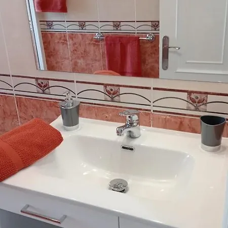 A 300 M De La Playa, Se Alquila Por Quincenas Apartment