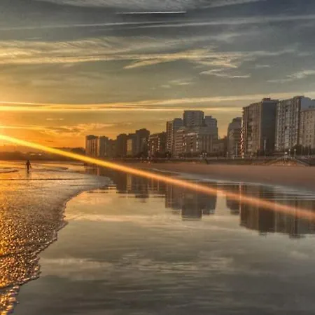 A 300 M De La Playa, Se Alquila Por Quincenas