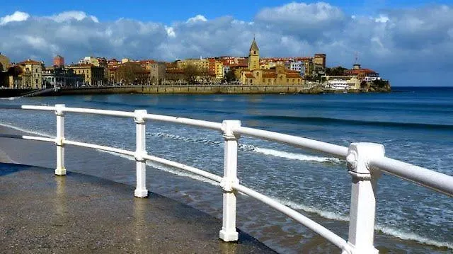 A 300 M De La Playa, Se Alquila Por Quincenas Vut4298as *